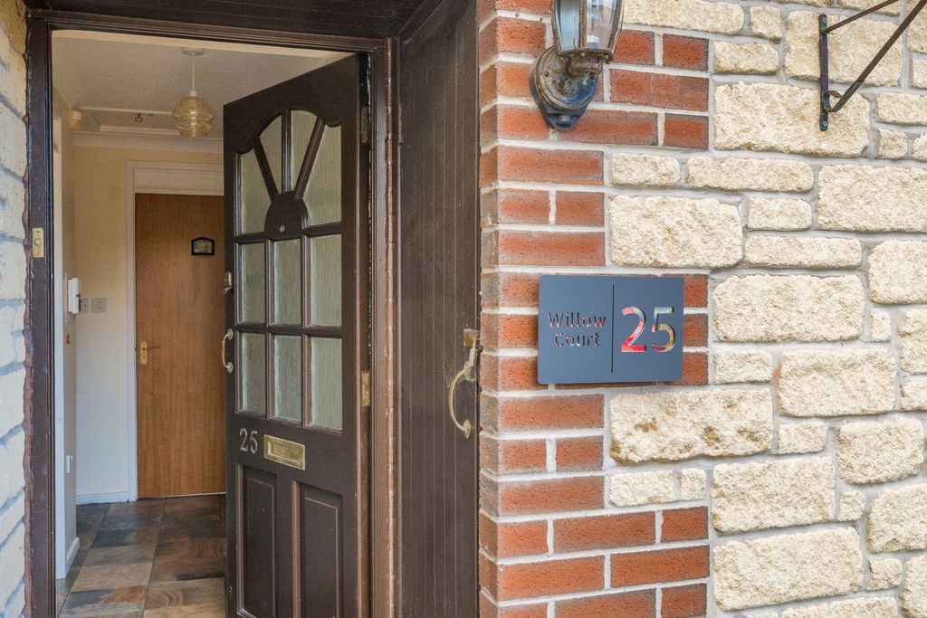 Property photo 1 of 21