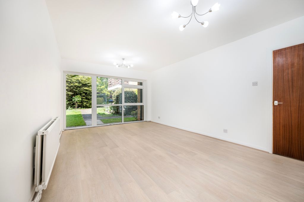 Property photo 3 of 7 54392-Hi-Res (5)