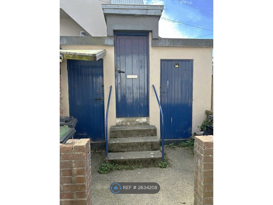 Property photo 1 of 10 Storage At Entrance