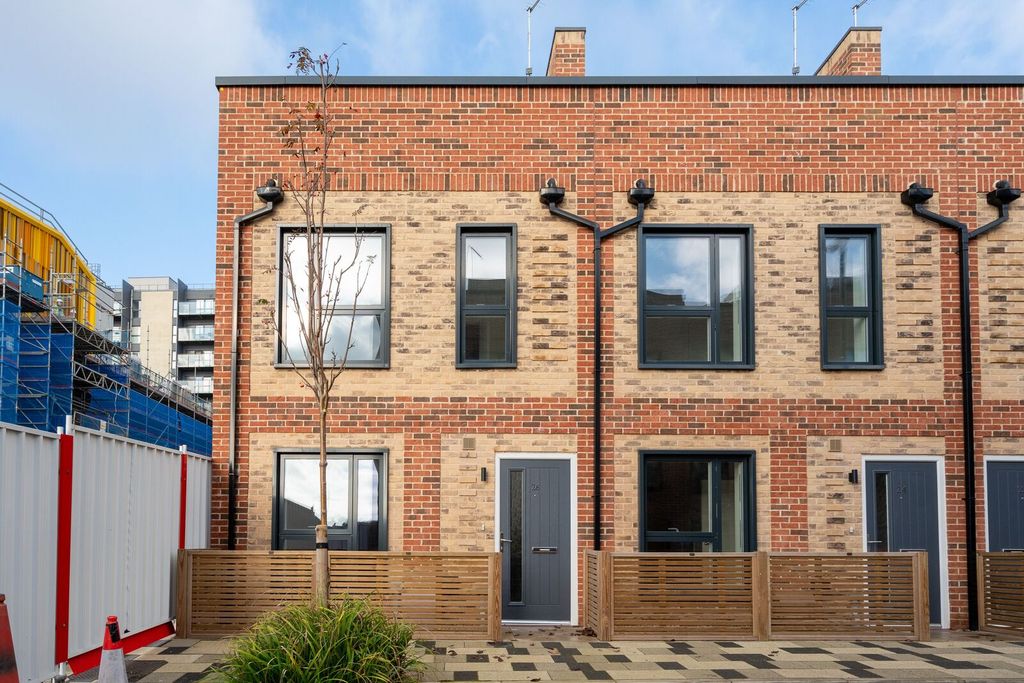 Property photo 1 of 30