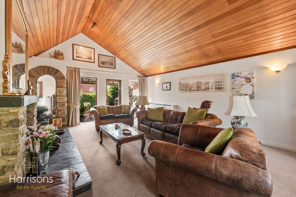 Property photo 3 of 59 5089578