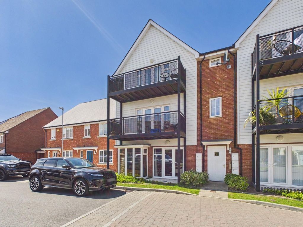 Property photo 1 of 9 Cam05010G0-Pr0084-Still010.Jpg