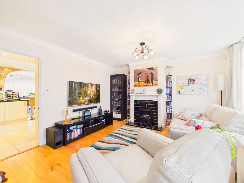 Property photo 3 of 22 5136645