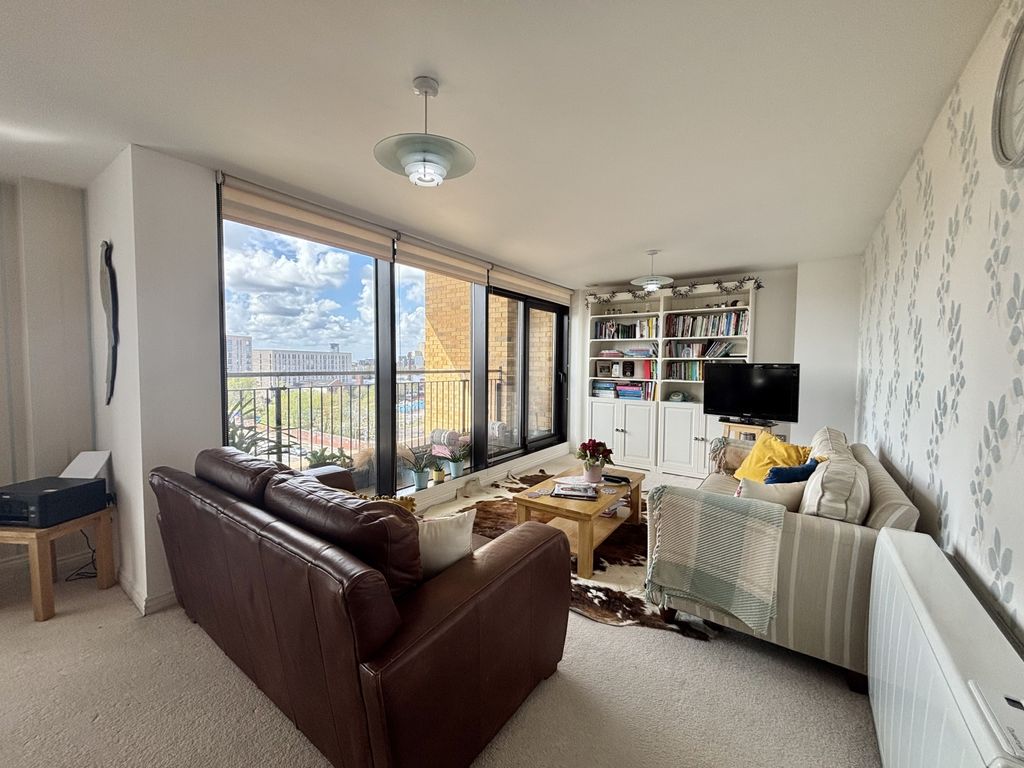 Property photo 1 of 18 Image00012