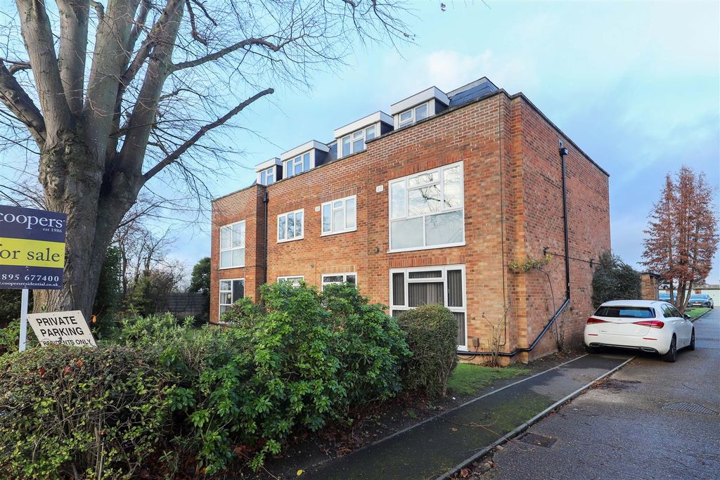 Property photo 1 of 8