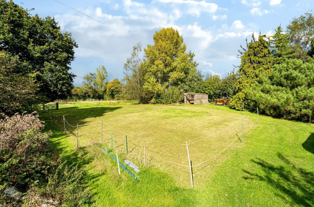 Property photo 2 of 20 Paddock