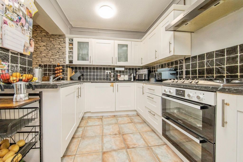 Property photo 3 of 16