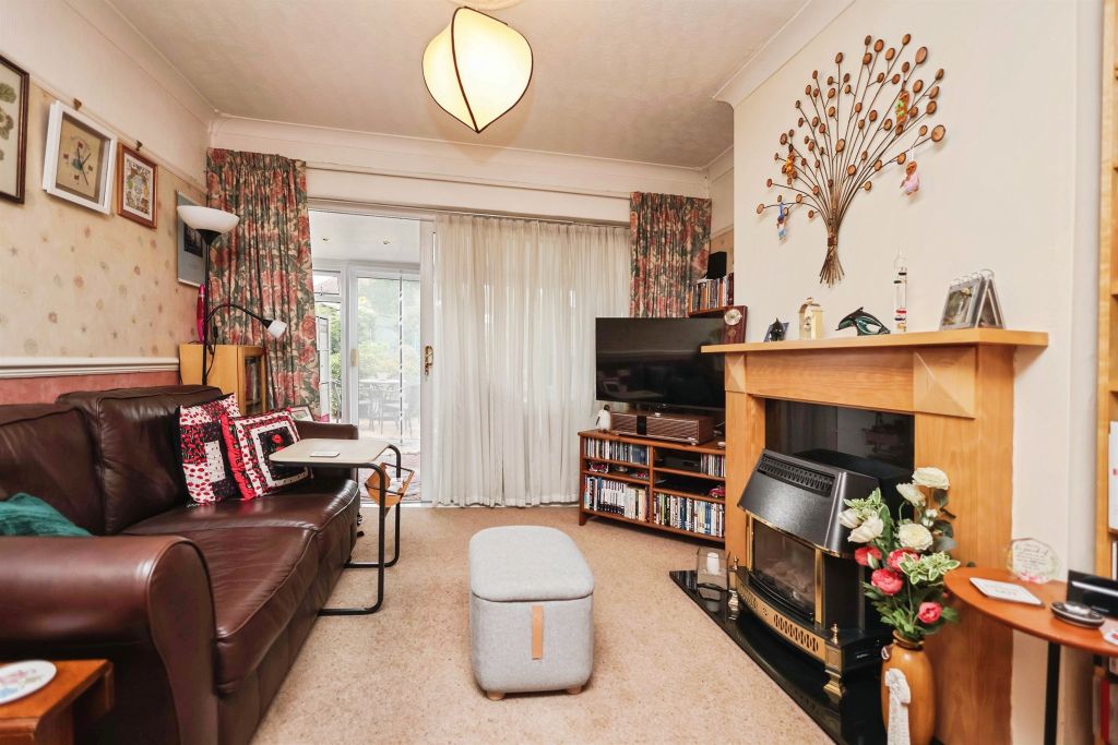Property photo 2 of 17