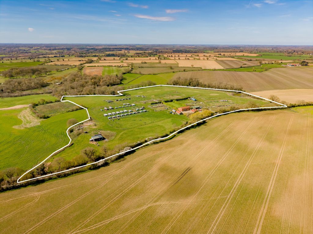 Property photo 2 of 33 Wades Farm