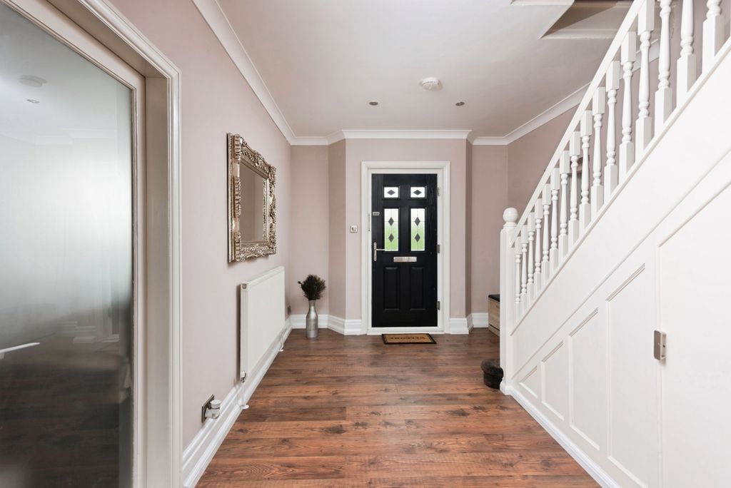 Property photo 2 of 17 Pbox-Img.Jpg
