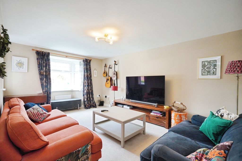 Property photo 3 of 19 Pbox-Img.Jpg