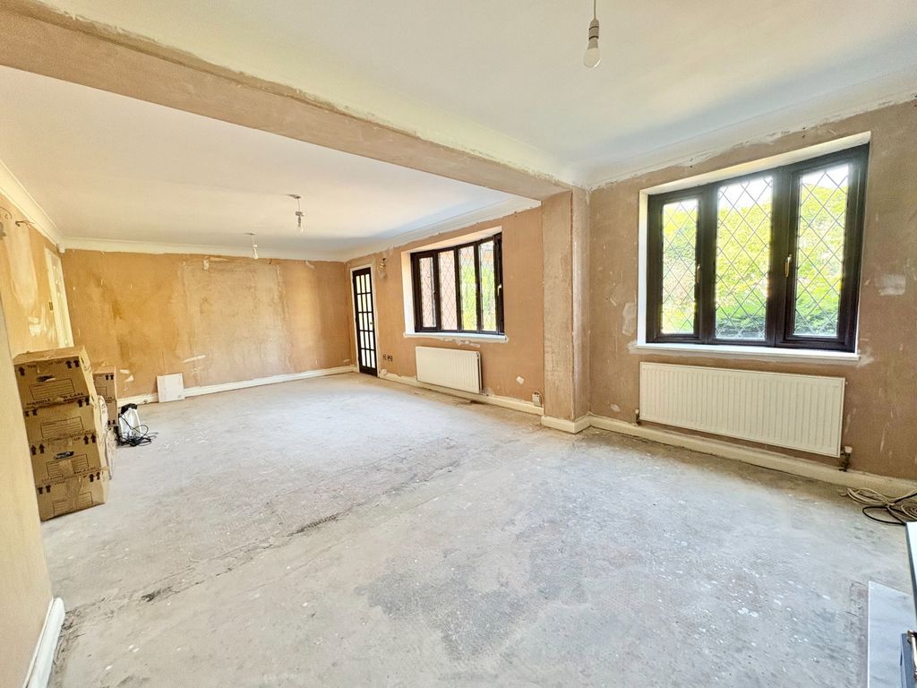 Property photo 3 of 21