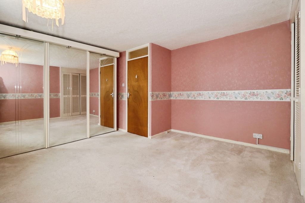 Property photo 2 of 16 Photo