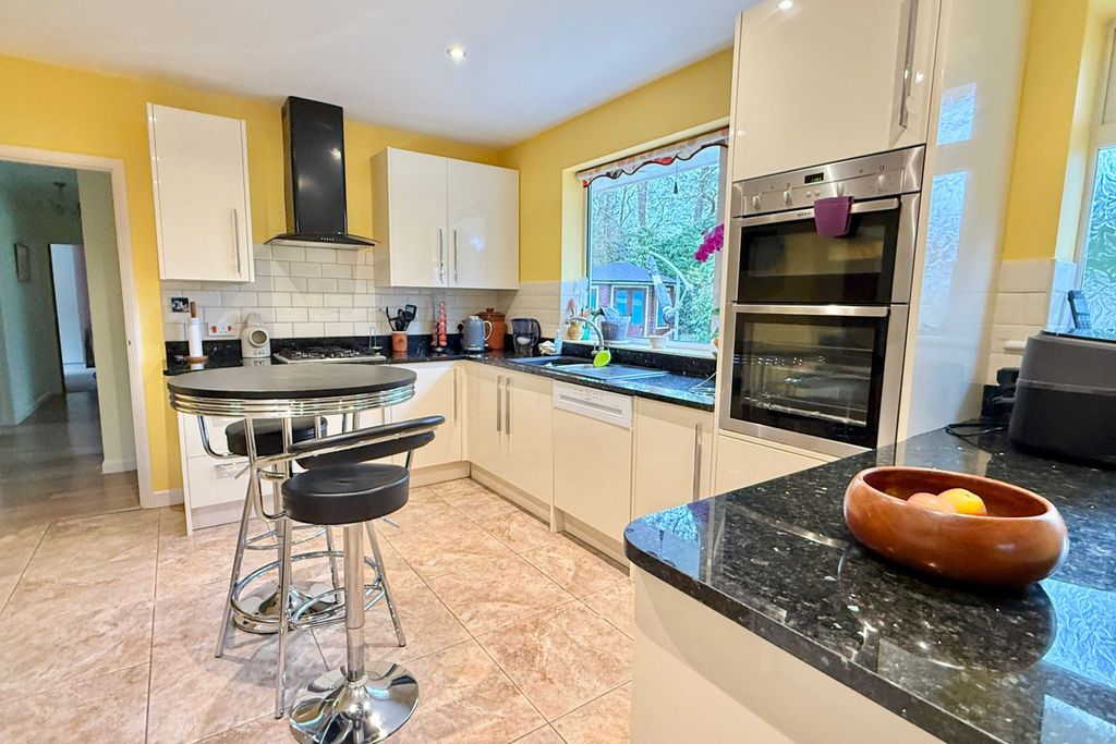 Property photo 3 of 26 Gallery