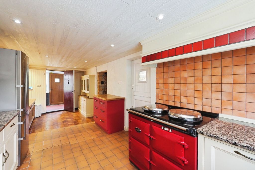 Property photo 3 of 27