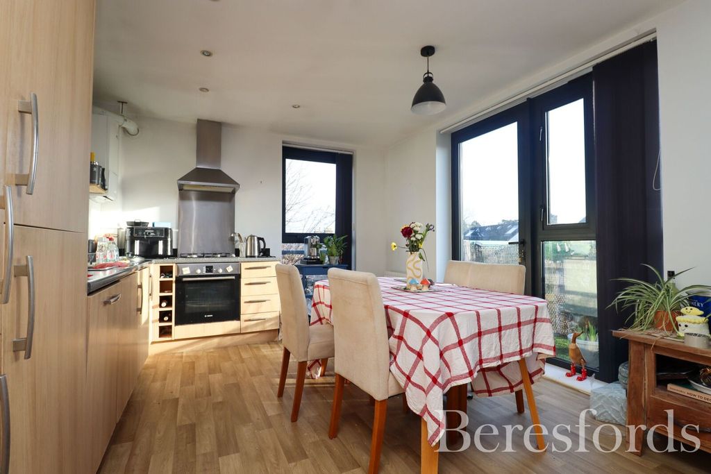 Property photo 2 of 11 Picture 2