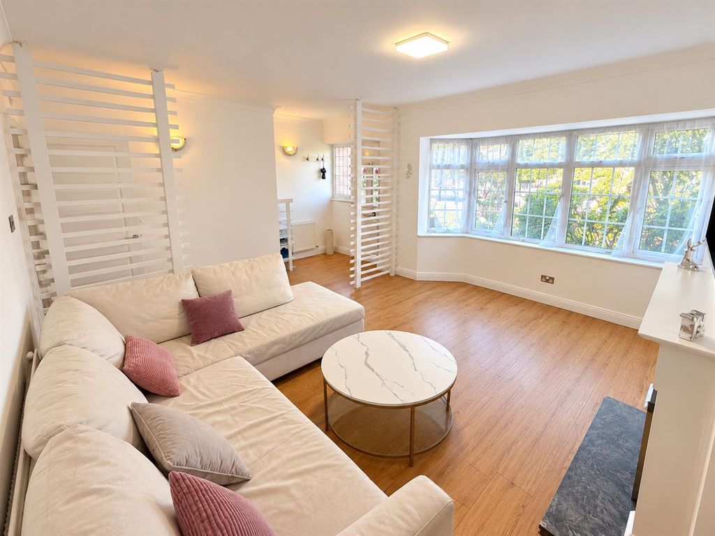 Property photo 3 of 13 I.Png