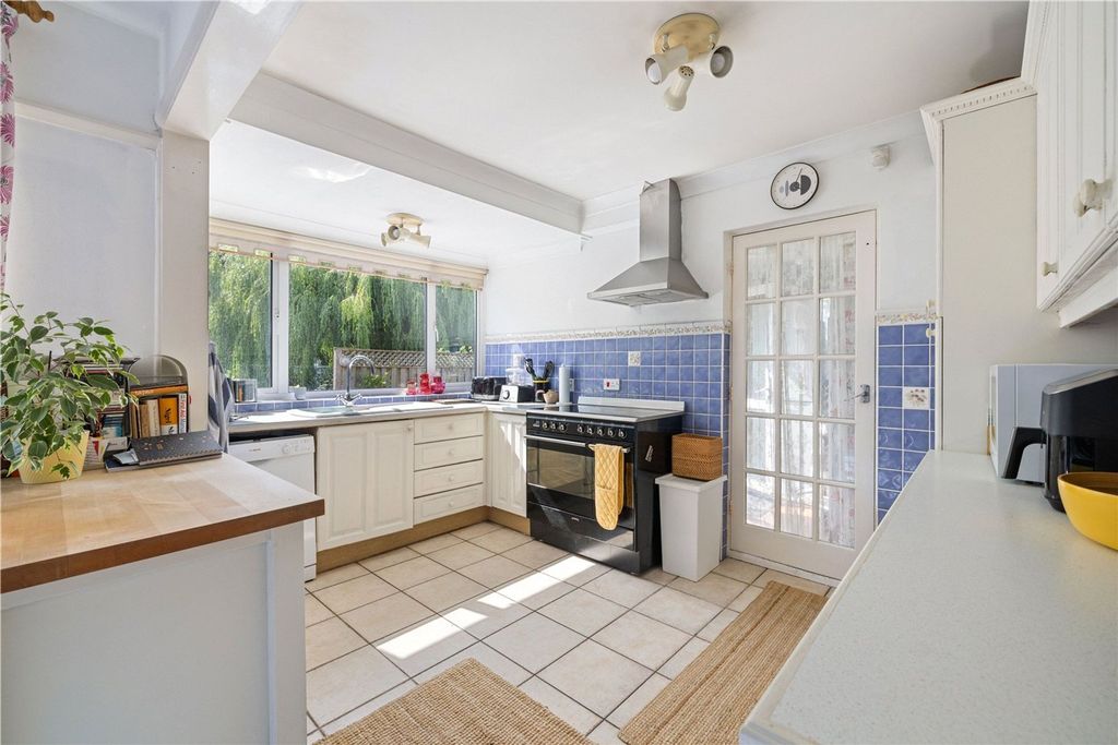 Property photo 2 of 17 Kitchen