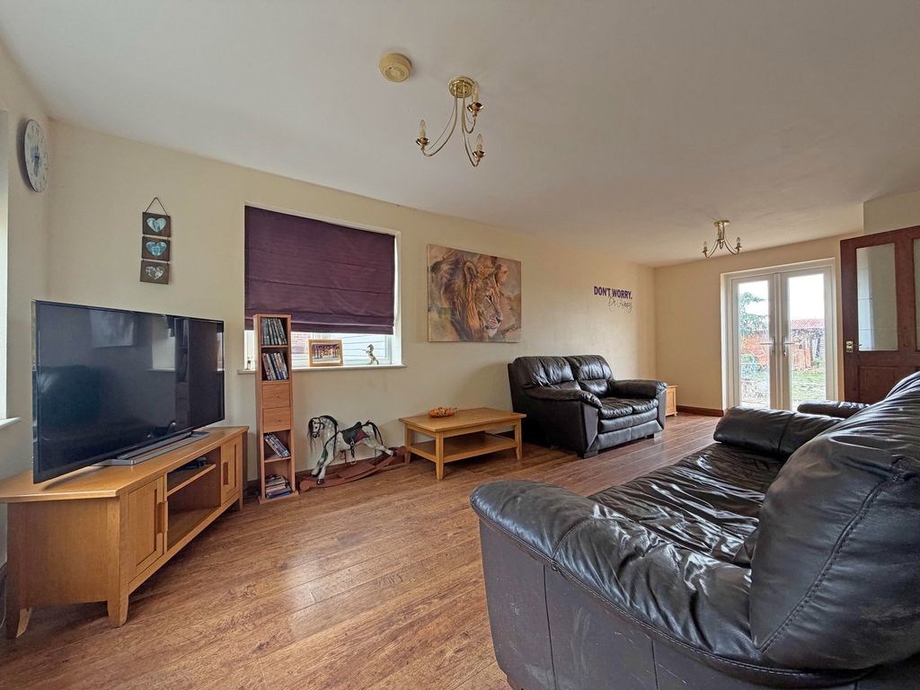Property photo 3 of 21