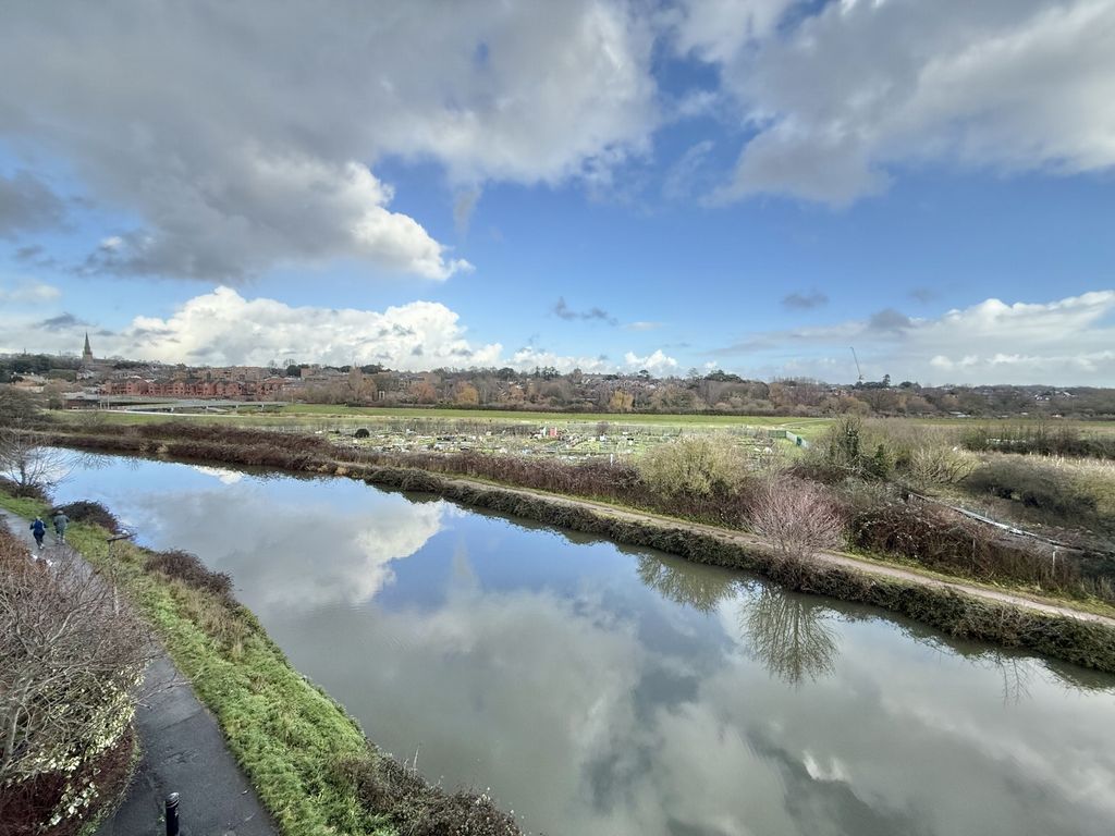 Property photo 2 of 10 Photo 5