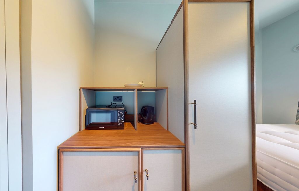 Property photo 2 of 12 Kitchen