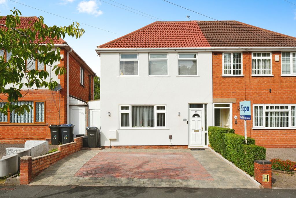 Property photo 1 of 18 Front