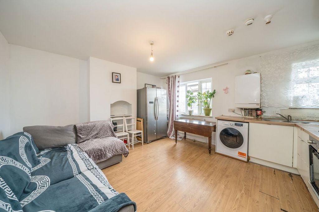 Property photo 2 of 5