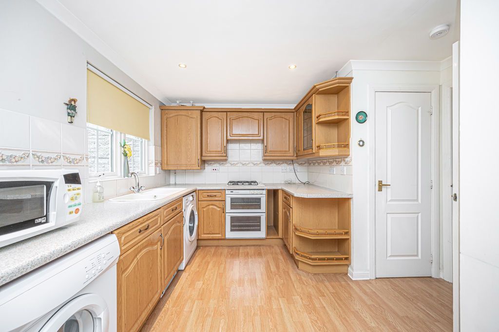 Property photo 2 of 23 Dining Kitchen
