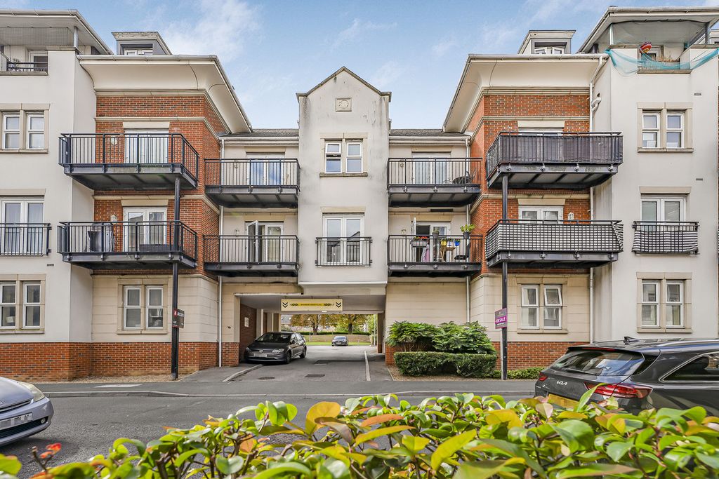 Property photo 1 of 18