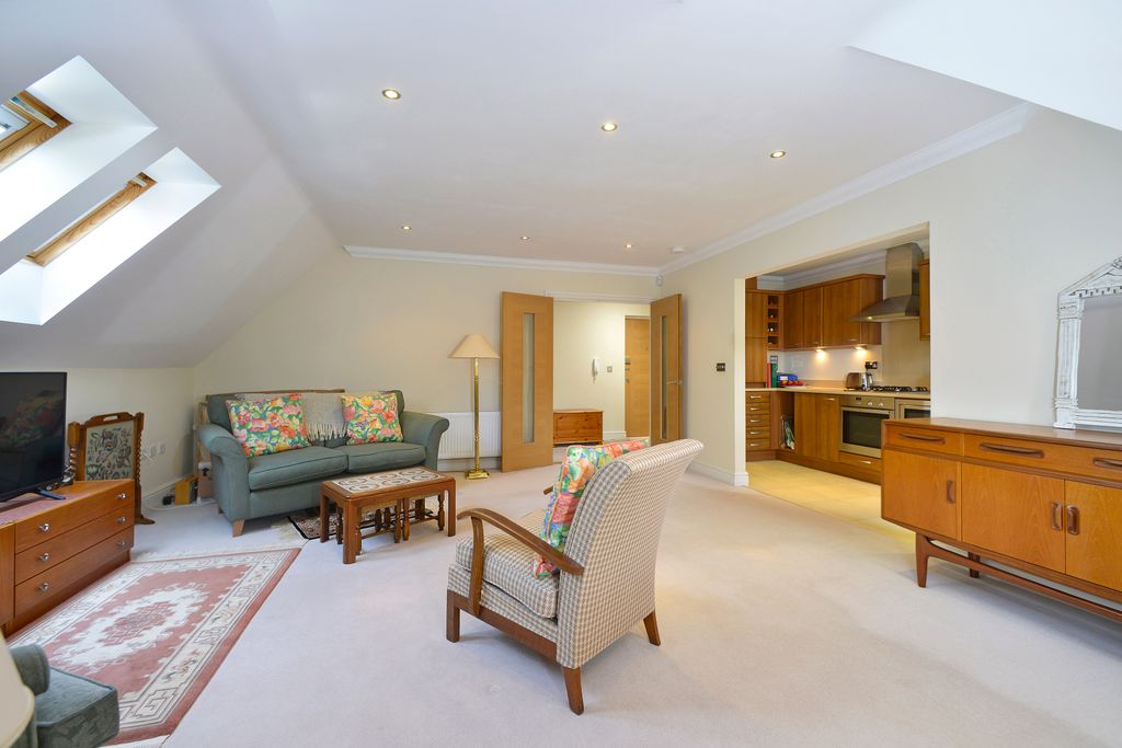 Property photo 3 of 13