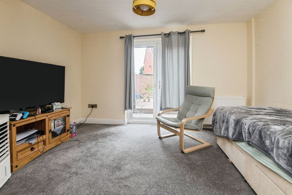 Property photo 3 of 13