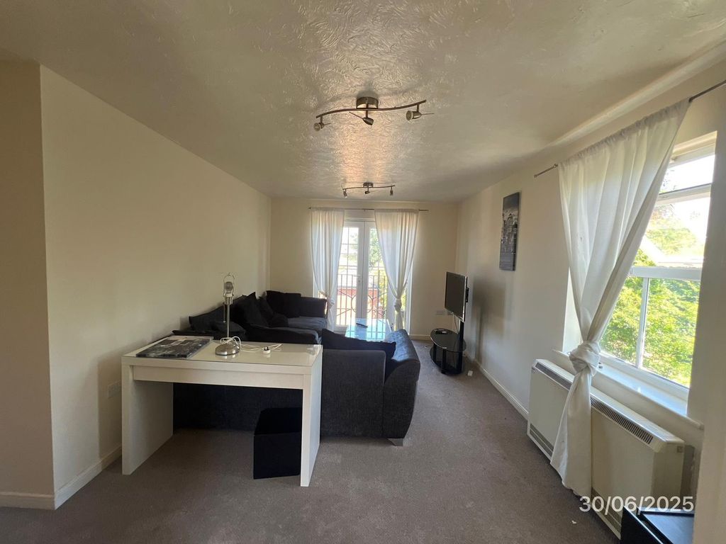 Property photo 3 of 12