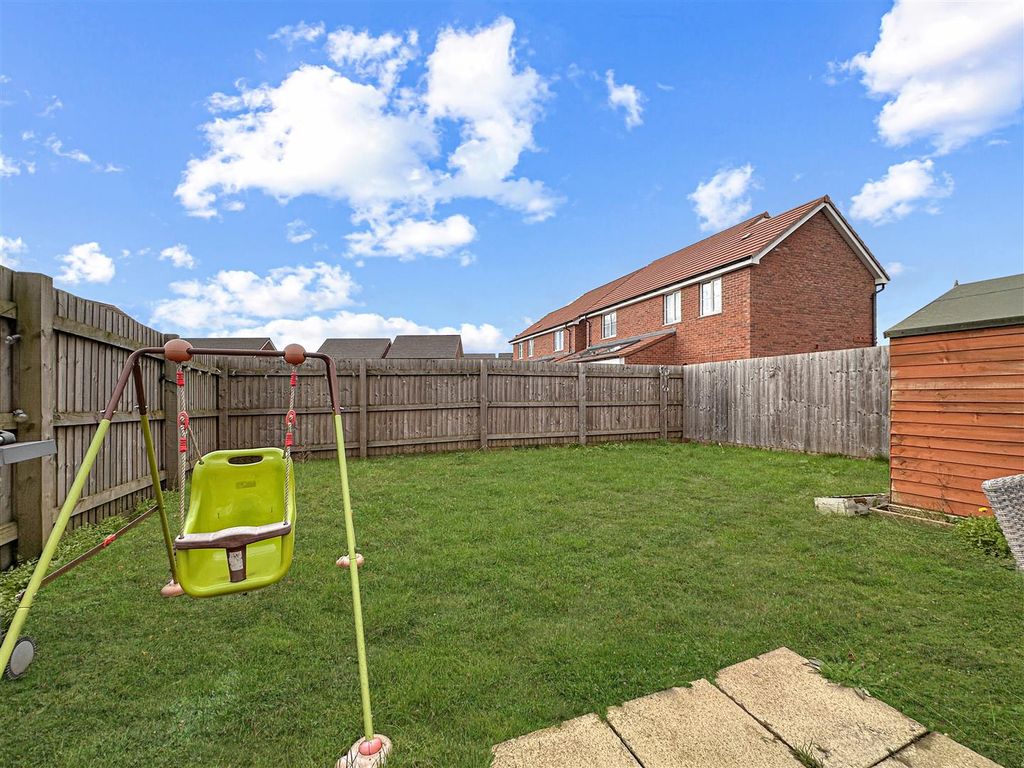 Property photo 3 of 20 Rear Garden 984