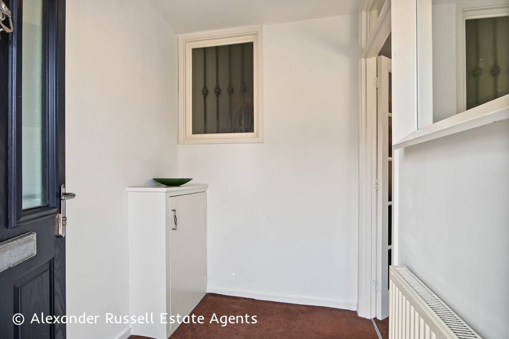 Property photo 3 of 27