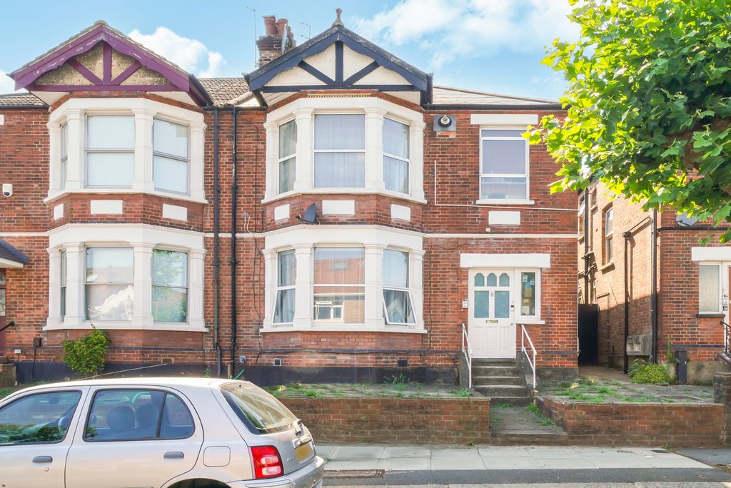 Property photo 1 of 12