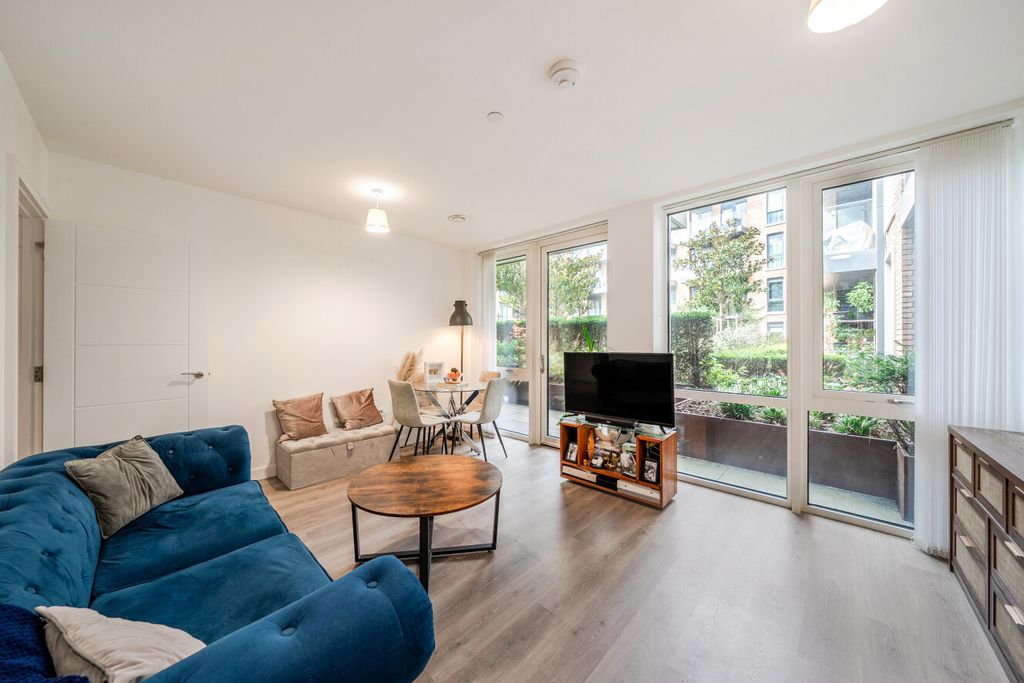 Property photo 1 of 18 1521071-9-1A08ba1...