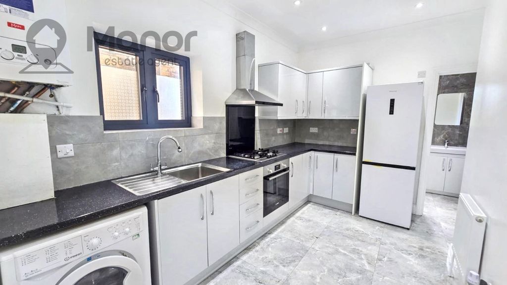 Property photo 1 of 15 Kitchen