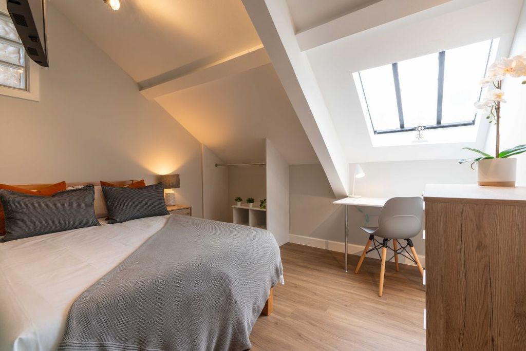 Property photo 3 of 17 Flat 4 Shiners Yard