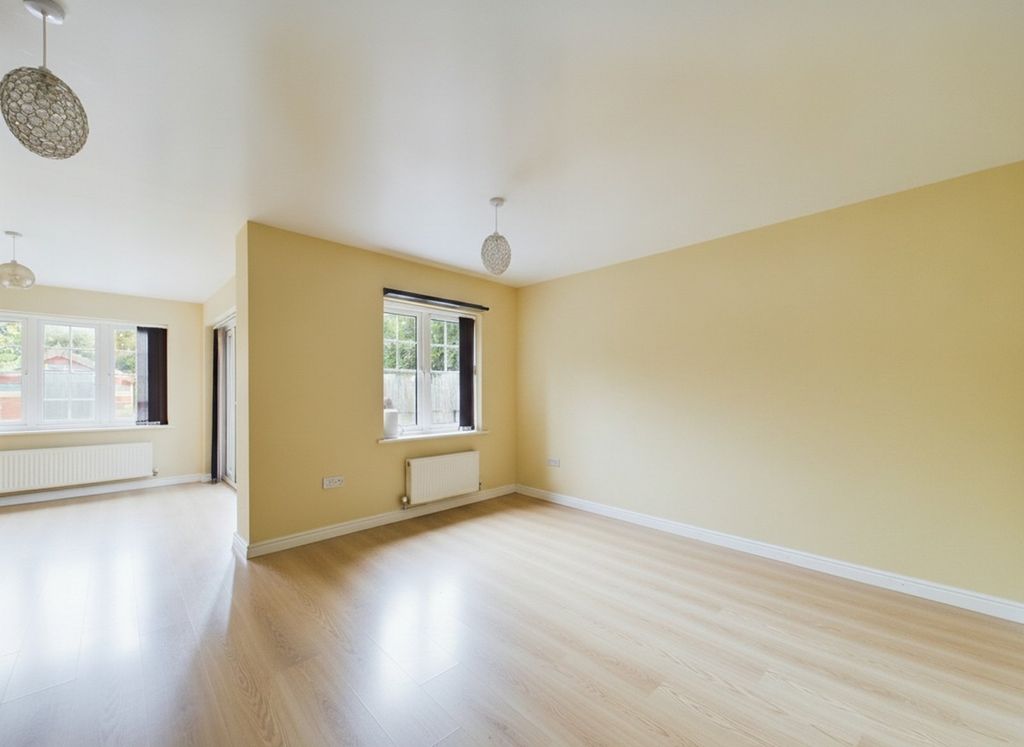 Property photo 3 of 11 Picture No. 18