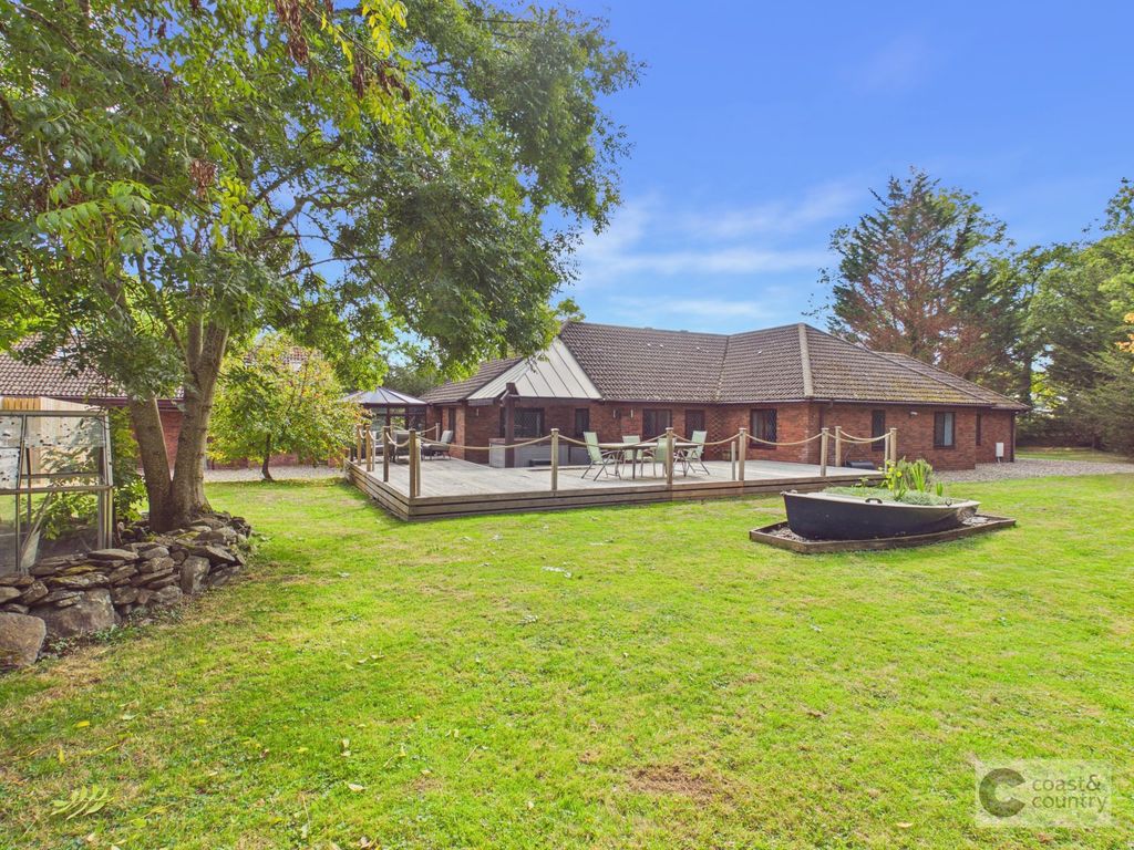 Property photo 2 of 36