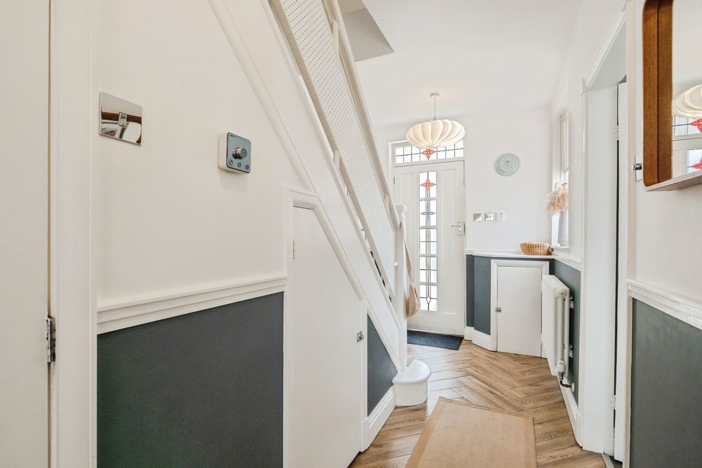 Property photo 3 of 23 Pbox-Img.Jpg