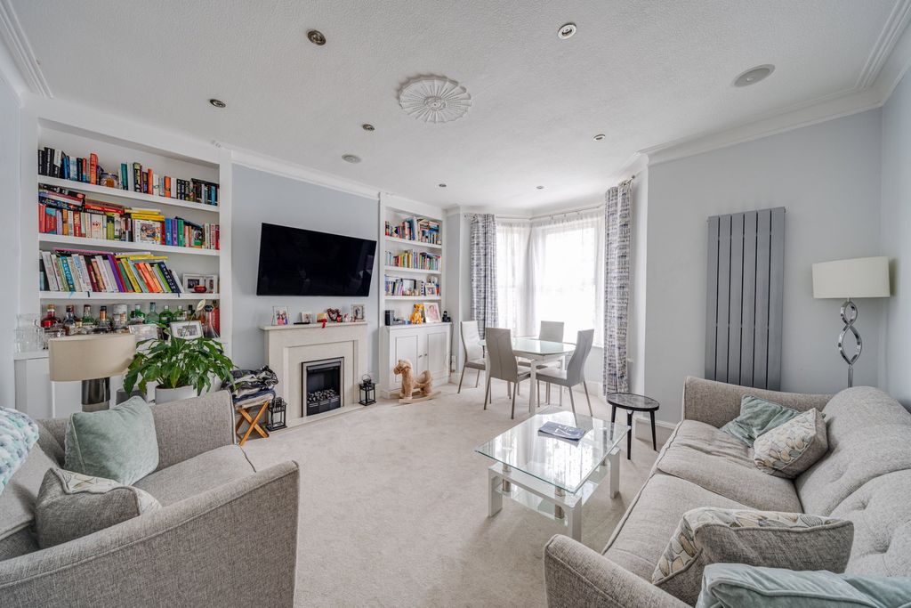 Property photo 1 of 11