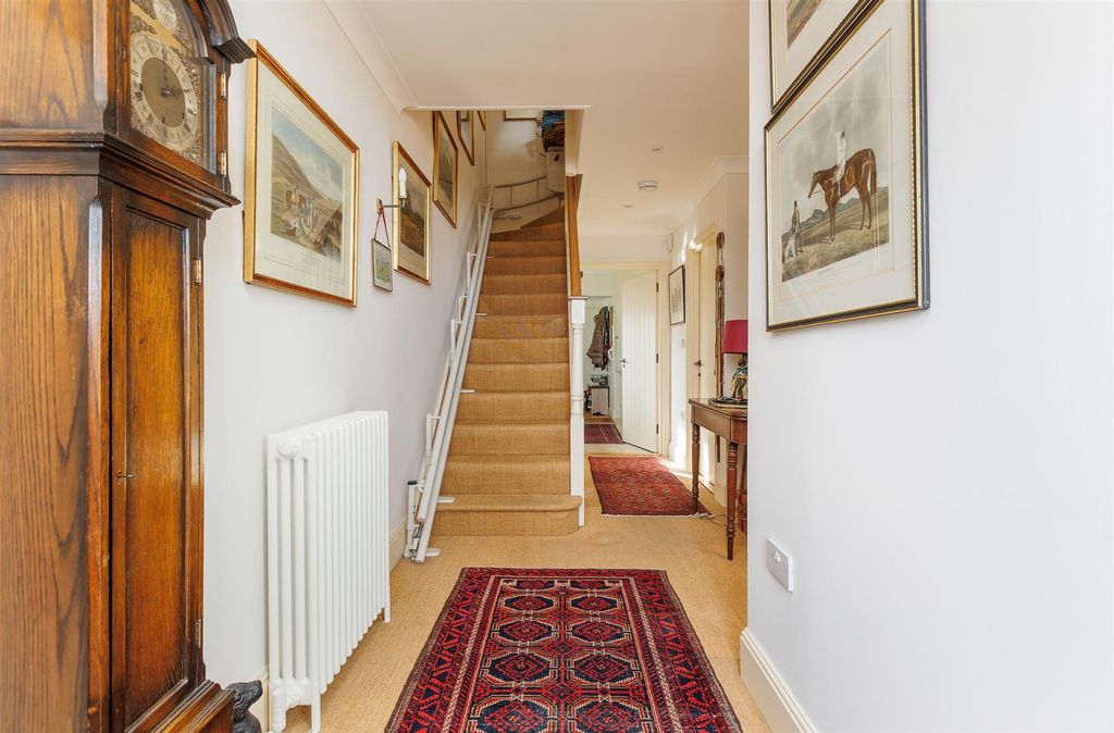 Property photo 3 of 17 Entrance Hallway