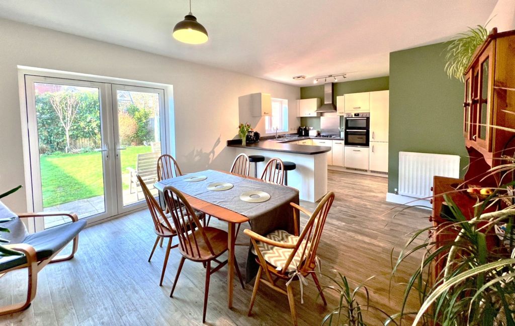 Property photo 1 of 17 Picture No. 32