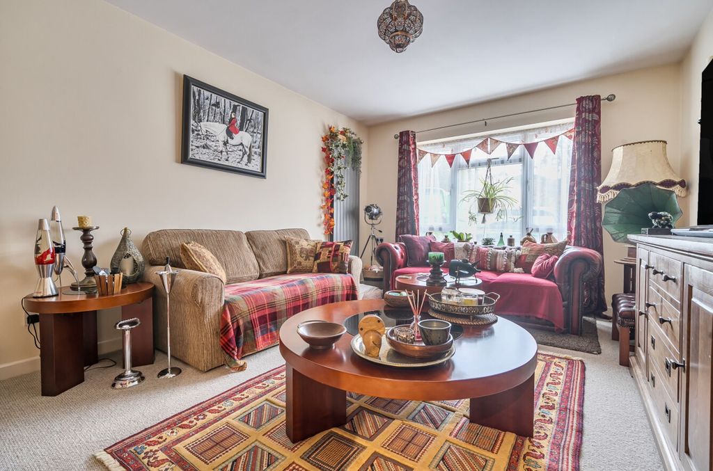 Property photo 2 of 17