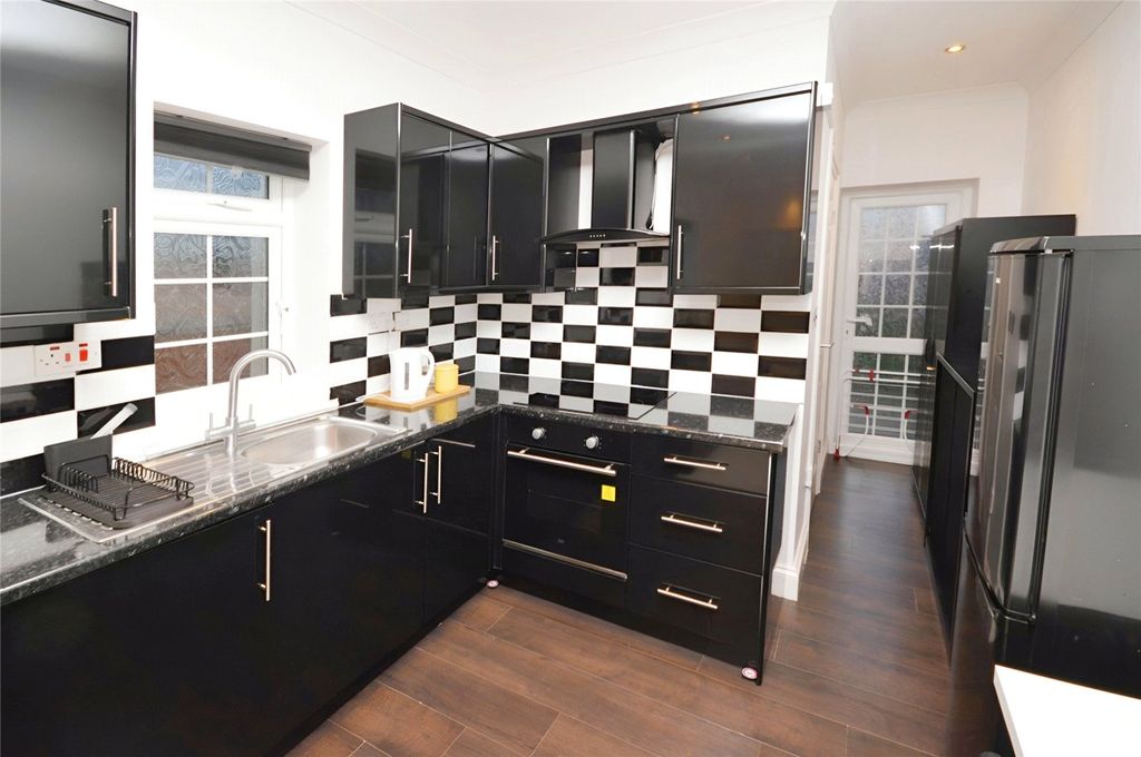 Property photo 1 of 5 Kitchen