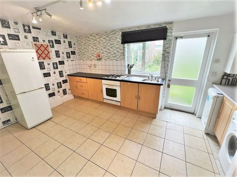 Property photo 1 of 11 Photo 7