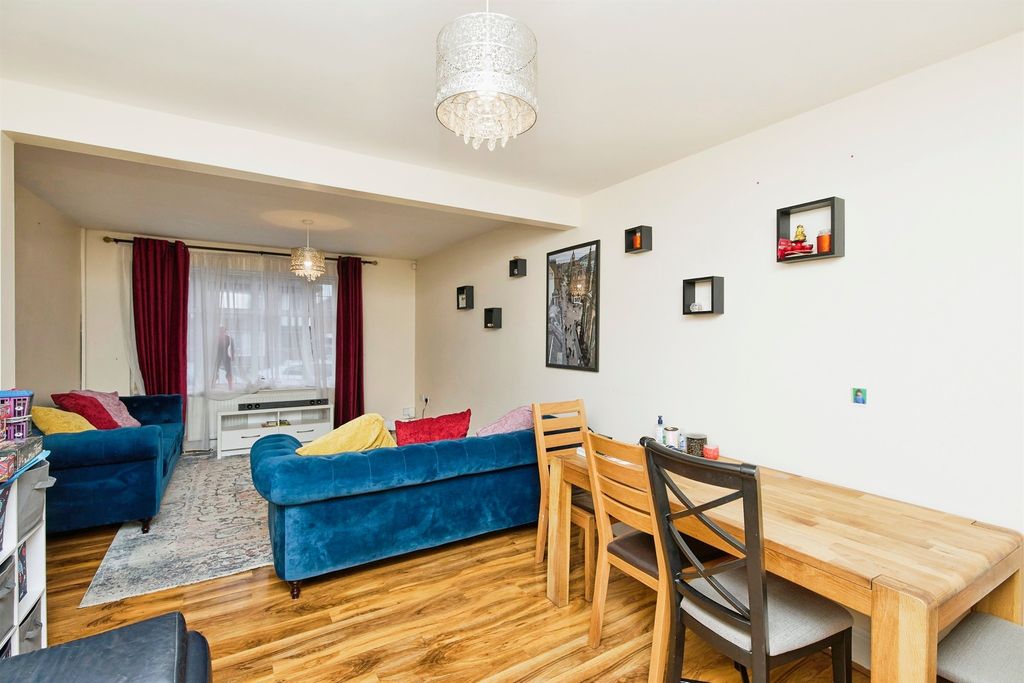 Property photo 2 of 13