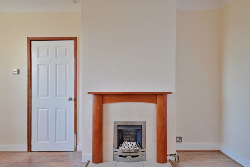 Property photo 3 of 24 Lounge