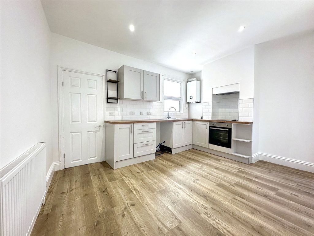 Property photo 1 of 11 Picture No. 05